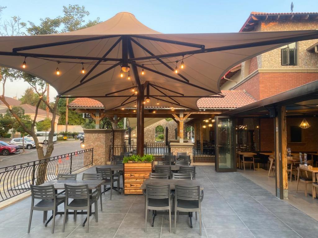 Garden Court Morningside Sandton Johannesburg Exterior photo